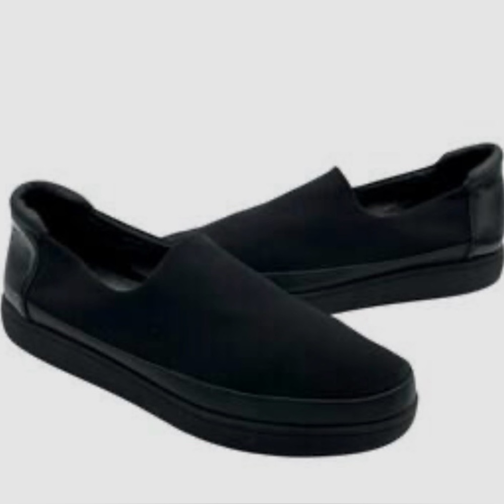 Donald j pliner Black Slip-On Sneakers women size 7.5